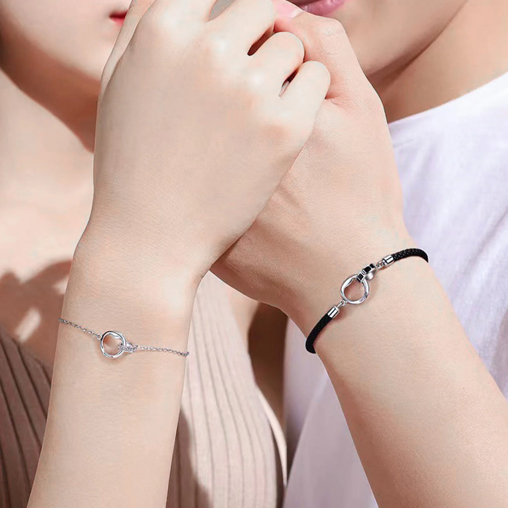 Set de Pulseras Entretejidas para Parejas – Cuerda Trenzada con Dijes