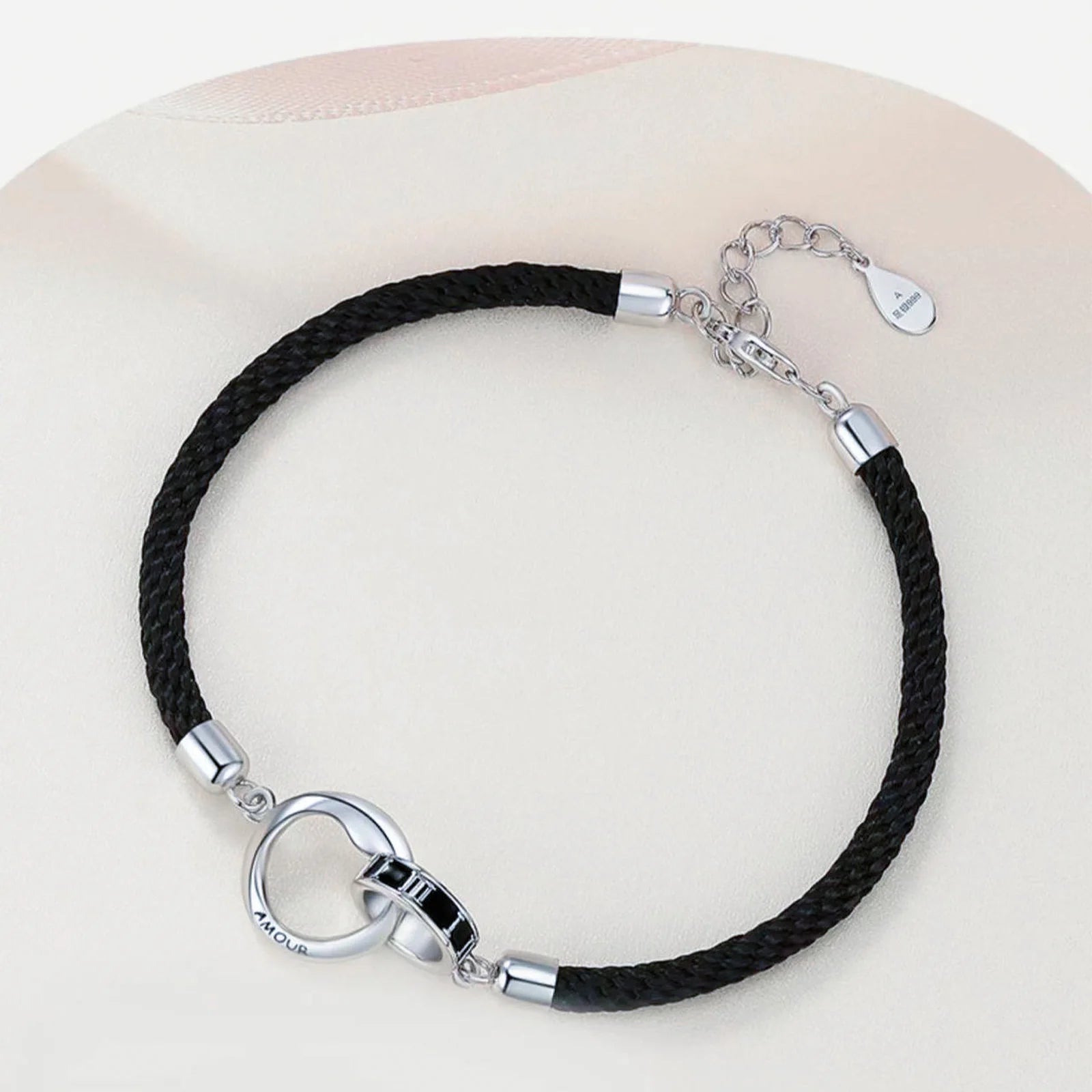 Set de Pulseras Entretejidas para Parejas – Cuerda Trenzada con Dijes